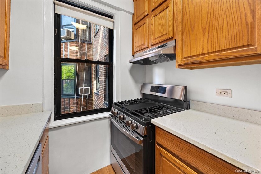 Sweet Renovated One Bedroom on Tree-lined Street - Park Terrace - photo 13