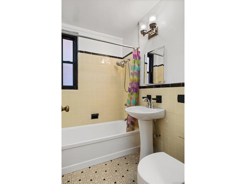 Sweet Renovated One Bedroom on Tree-lined Street - Park Terrace - photo 15