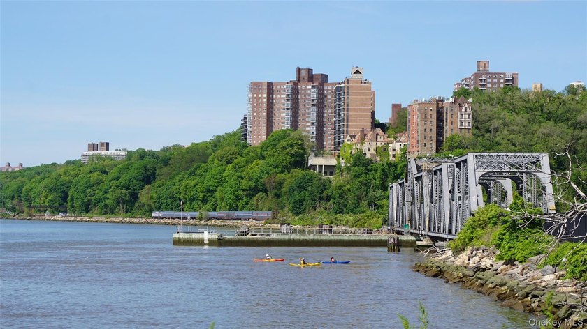 Sweet Renovated One Bedroom on Tree-lined Street - Park Terrace - photo 17