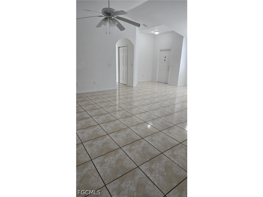 Exceptional opportunity to own a versatile property in a rapidly - photo 31