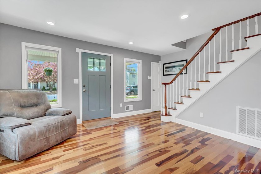 Immaculate and beautifully maintained 3-bedroom, 2-bath home - photo 7