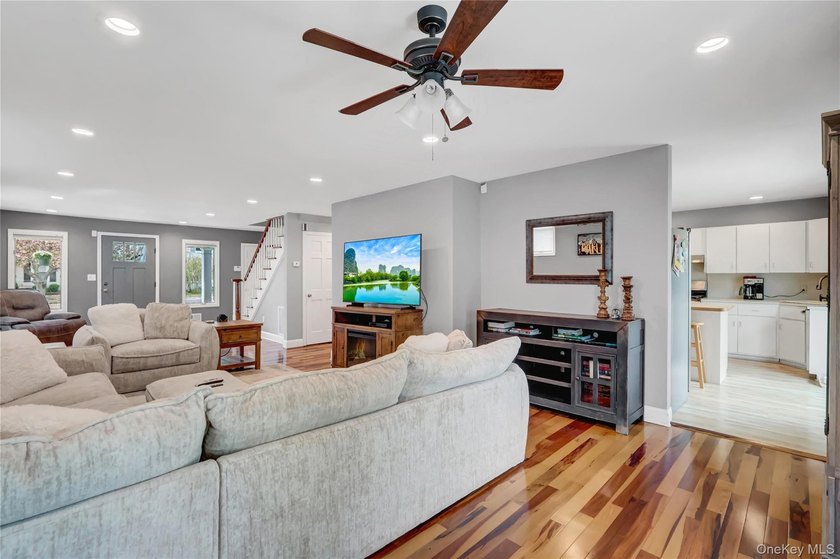 Immaculate and beautifully maintained 3-bedroom, 2-bath home - photo 10