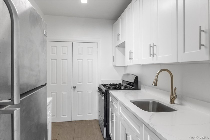 Your home awaits you at Fordham Hill Oval! This renovated, well - photo 9
