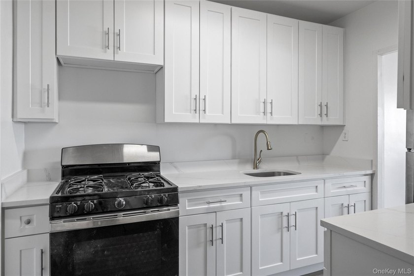 Your home awaits you at Fordham Hill Oval! This renovated, well - photo 10
