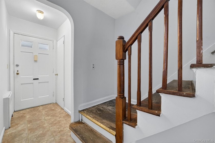 Refreshed and charming 3-bedroom tri-level brick home features a - photo 5