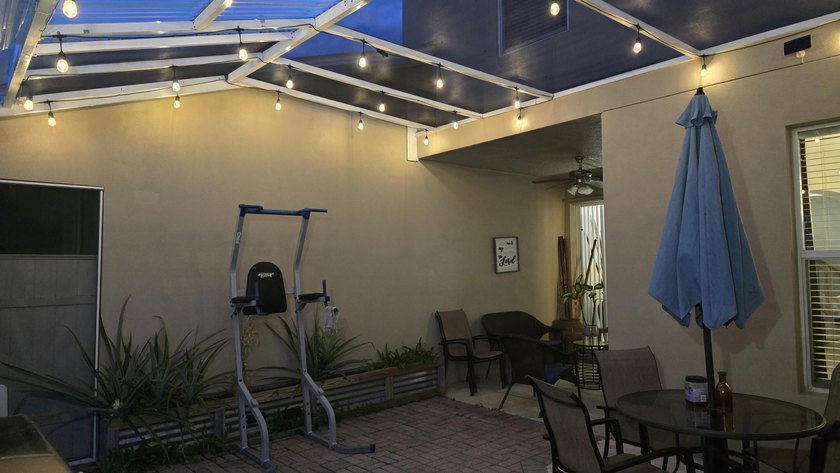 Welcome to this three-bedroom, 2.5-bathroom residence provides - photo 38