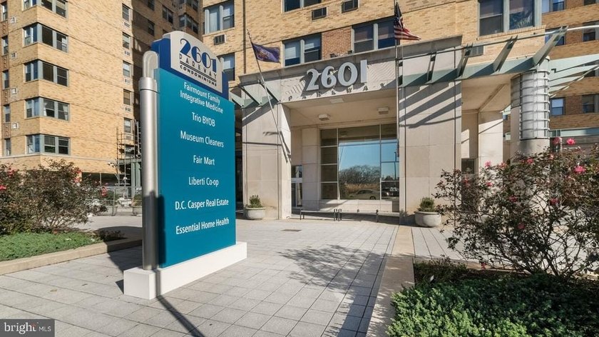 DEEDED GARAGE PARKING IS AVAILABLE FOR AN ADDITIONAL $50,000 - photo 2