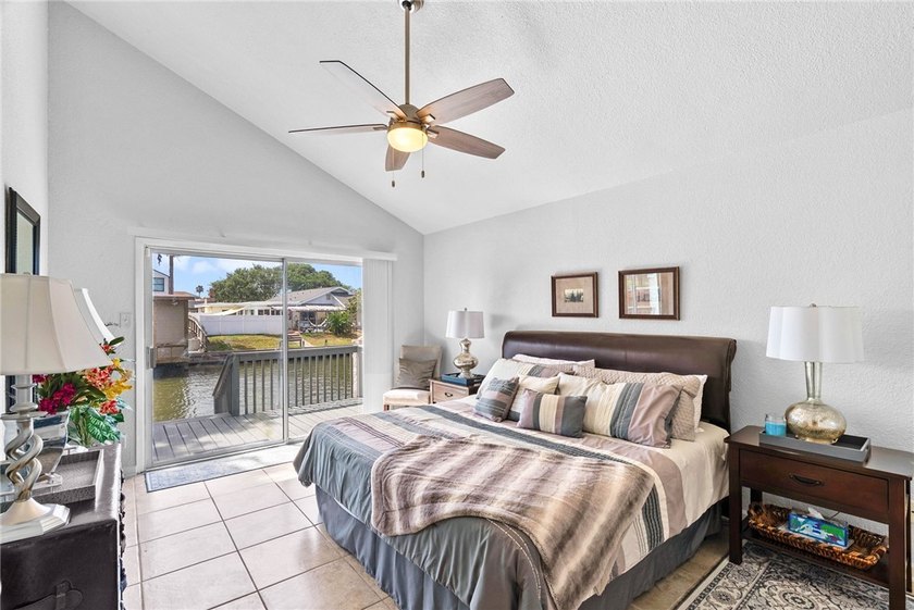 Priced to sell! Experience waterfront living in this beautifully - photo 15