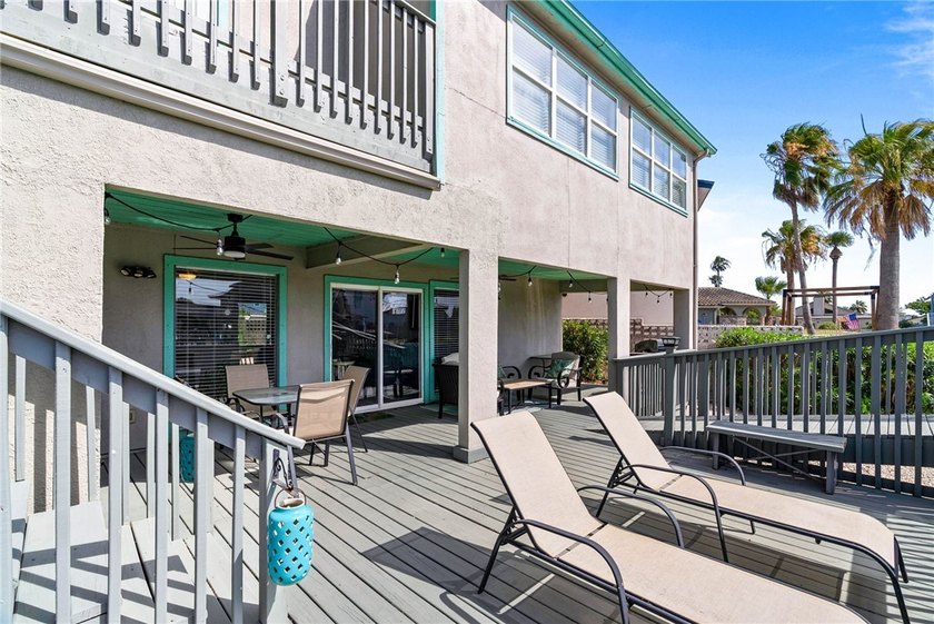 Priced to sell! Experience waterfront living in this beautifully - photo 27