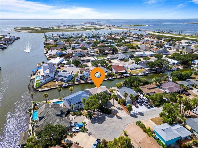 Priced to sell! Experience waterfront living in this beautifully - photo 29