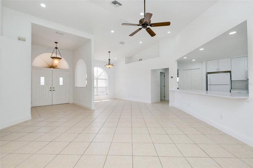 Under contract-accepting backup offers. MOVE-IN Ready! Welcome - photo 9
