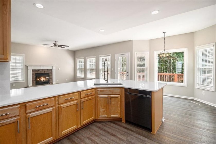Stunning stucco home in the highly sought-after Summer Grove - photo 16