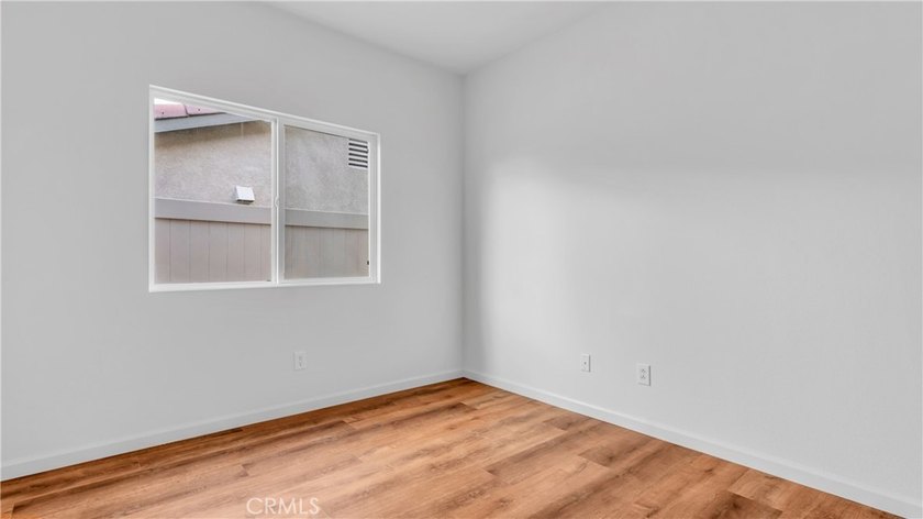Welcome to this beautifully upgraded 3-bedroom, 2-bath residence - photo 19