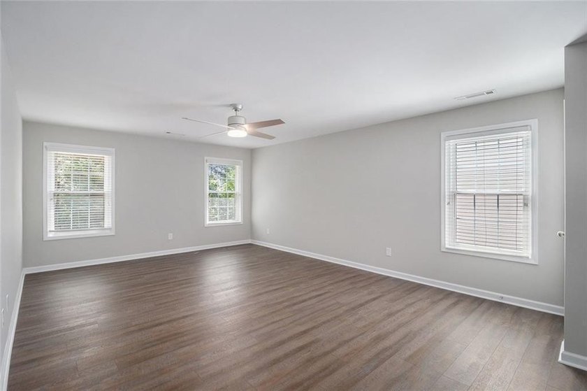 Stunning stucco home in the highly sought-after Summer Grove - photo 23