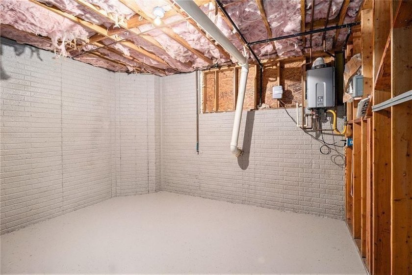 Stunning stucco home in the highly sought-after Summer Grove - photo 29
