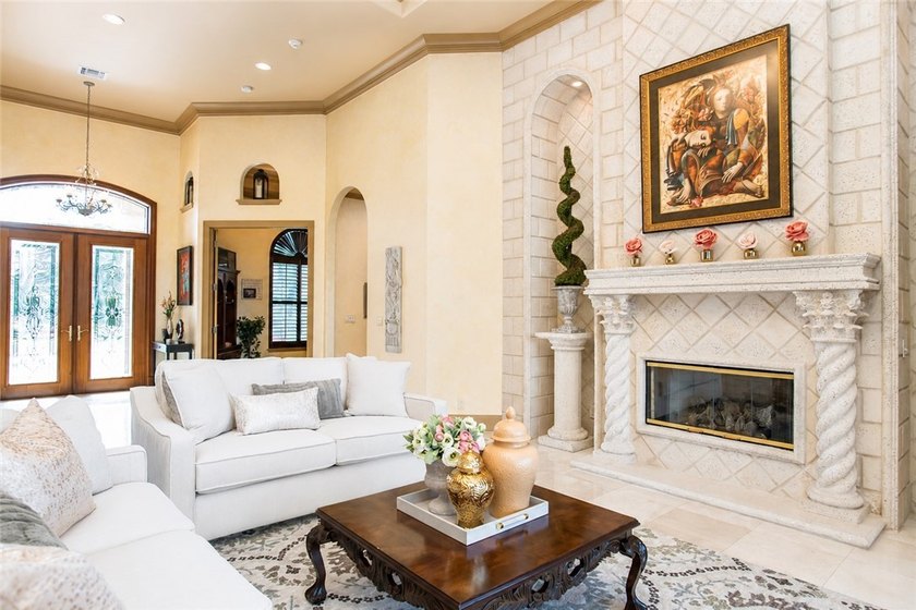 Exceptional 5,155 SF estate in Meadowood Golf &amp; Country Club - photo 4
