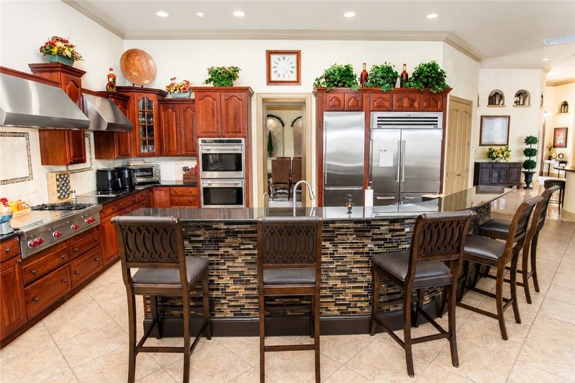 Exceptional 5,155 SF estate in Meadowood Golf &amp; Country Club - photo 9
