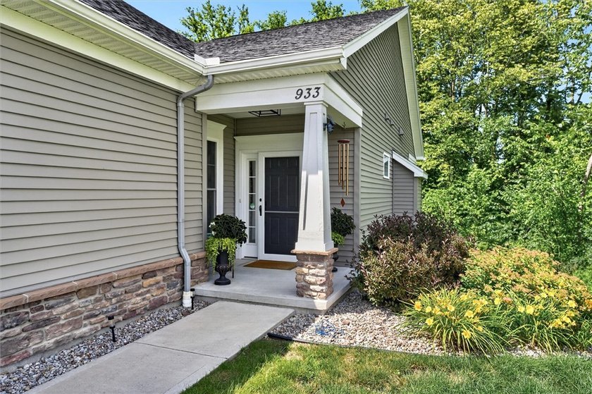 Welcome to this stunning Pride Mark built end-unit at Arbor - photo 6
