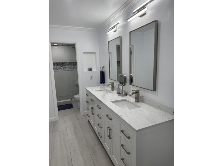 Tranquil 3-bedroom, 2.5-bath townhouse in the quiet Brook Haven - photo 12