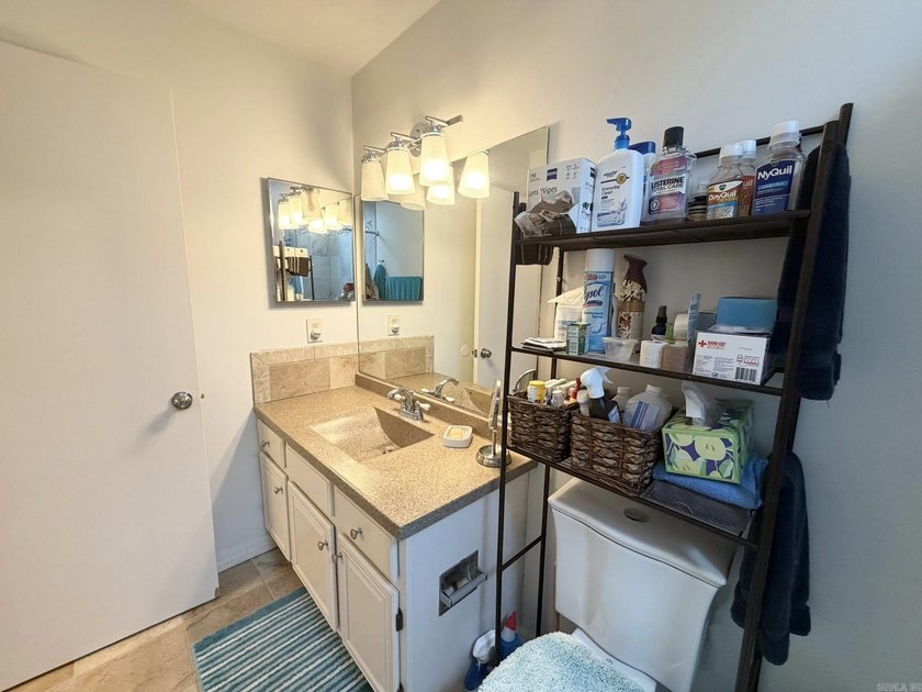 Lake-view home with so much to offer. This 3-bedroom, 2 bath - photo 14