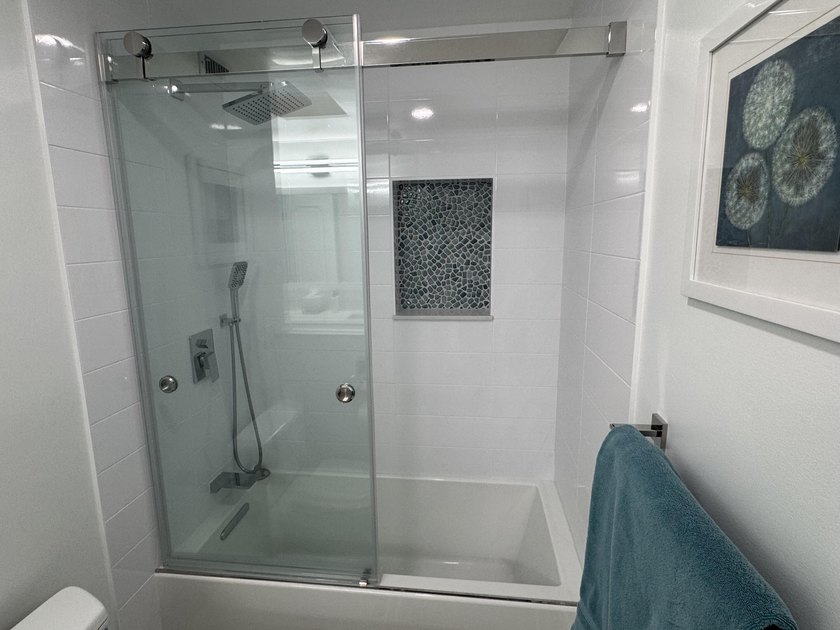 Tranquil 3-bedroom, 2.5-bath townhouse in the quiet Brook Haven - photo 17
