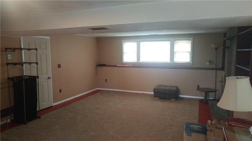 A well-proportioned home offering a flexible layout and room to - photo 21
