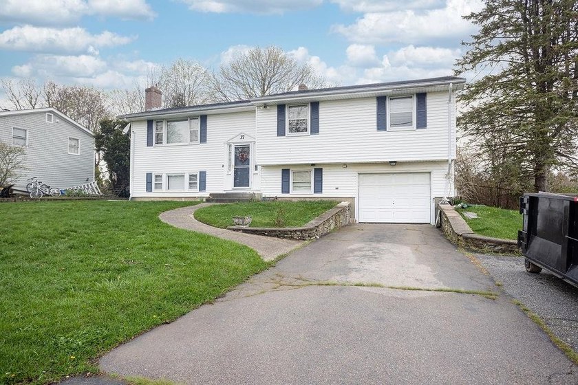 A well-proportioned home offering a flexible layout and room to - photo 28