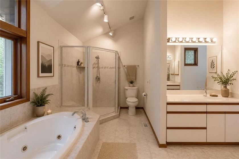 Gorgeous custom-built Lindal Cedar home offering 3 bedrooms and - photo 20