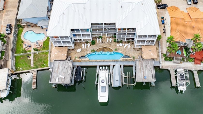 LUXURY COASTAL HOME | GATED COMMUNITY | GOLF CART TO THE BEACH - photo 33