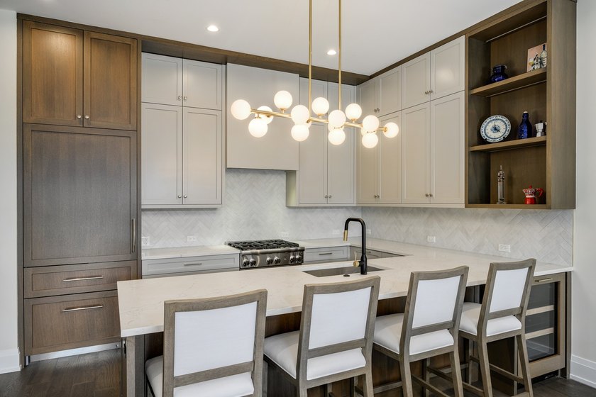 Welcome to AFINITY, a boutique 15-unit elevator building in the - photo 5