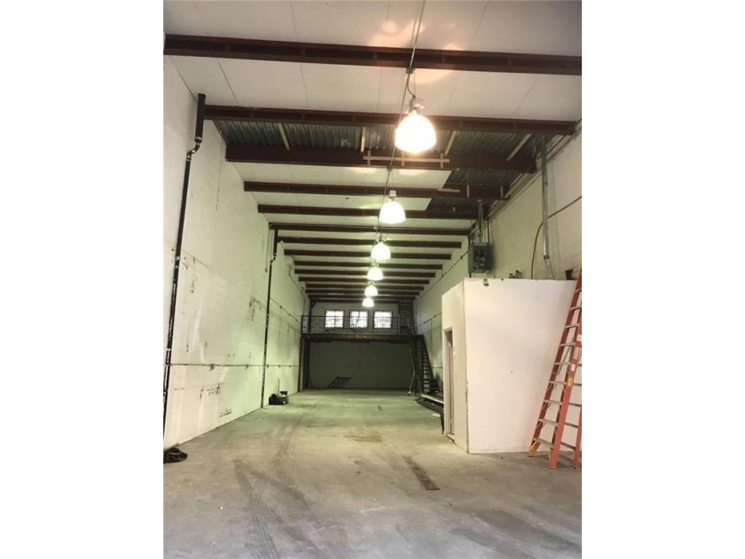 Solid Brick warehouse in prime Sunset Park, M1-2 Zoning. Lot - photo 4