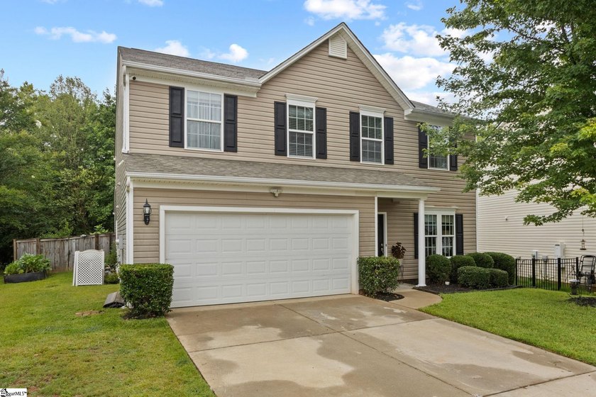Call the official listing agent, Lisa Alexander, to arrange a - photo 2
