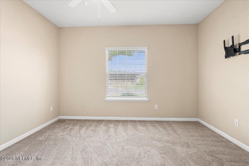 Welcome home to this well-maintained and immaculate 4-bedroom, 3 - photo 15