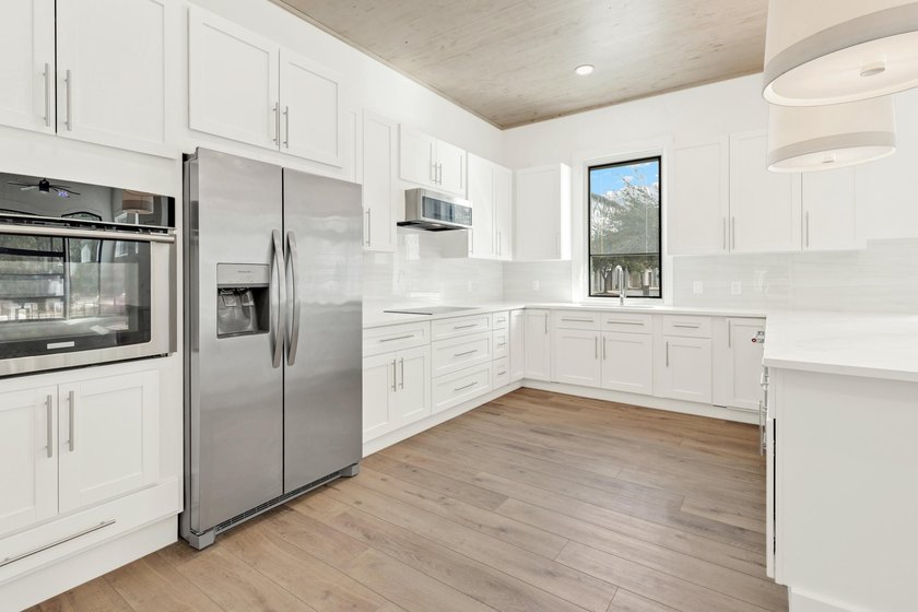 Discover a brand-new contemporary home in the desirable Eden's - photo 7