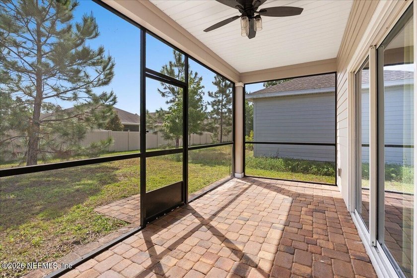 Welcome home to this well-maintained and immaculate 4-bedroom, 3 - photo 38