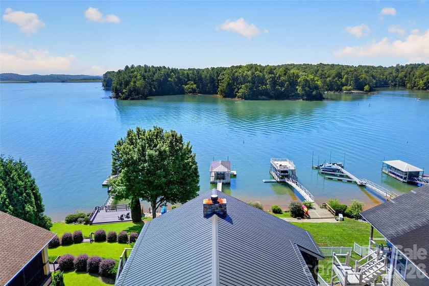 Tucked into the coveted Marion Lake Club community, this - photo 39