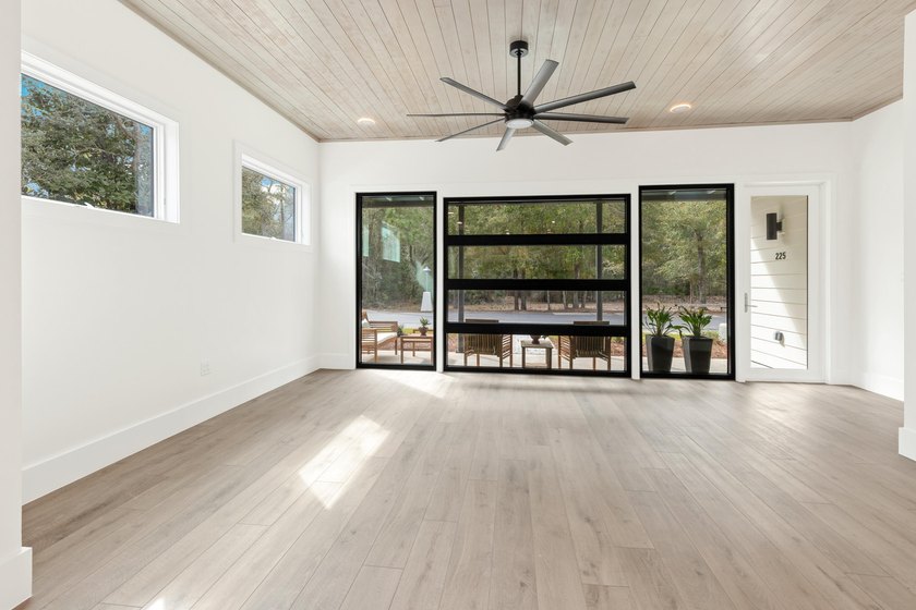Discover a brand-new contemporary home in the desirable Eden's - photo 9