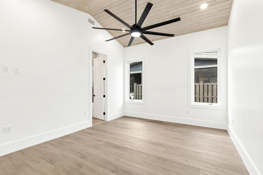 Discover a brand-new contemporary home in the desirable Eden's - photo 10