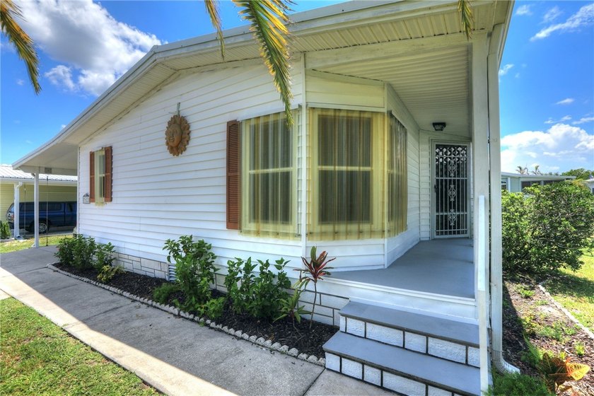 Ideally located within walking distance to the Community Center - photo 3