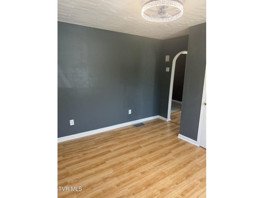 Charming, inviting, and full of potential! This 3-bedroom - photo 8