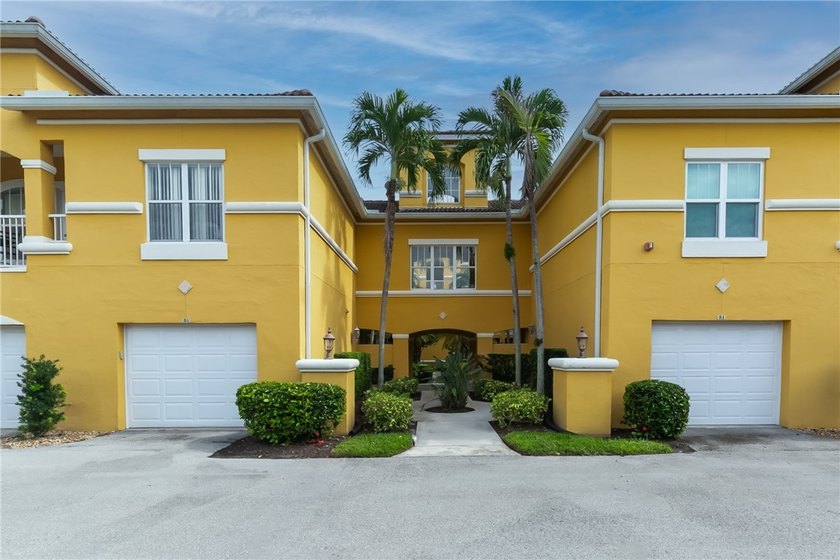 Enjoy the best of Vero Beach living in this 3 bed, 2 bath first - photo 2