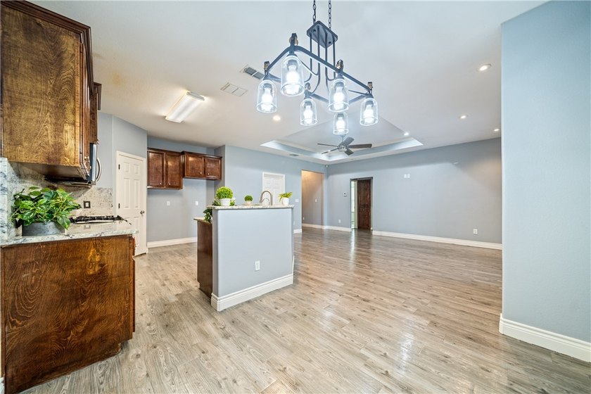 Welcome to this beautifully maintained 3-bedroom, 2-bath home - photo 13