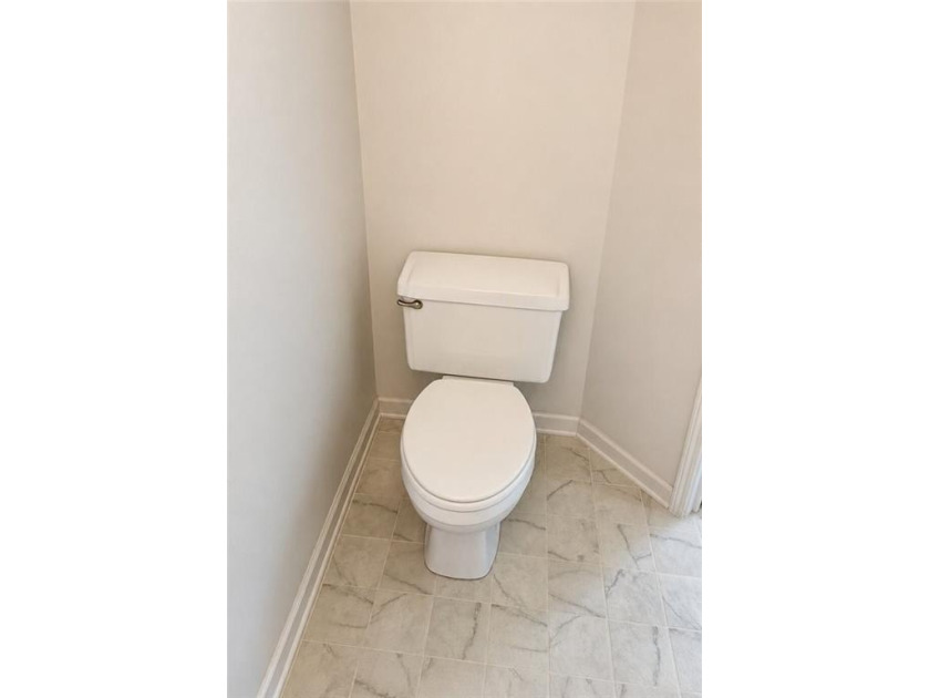New Price! Act fast! Discover the charm and convenience of this - photo 17
