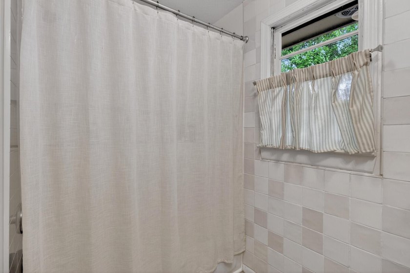Welcome to 4773 Lysa Avenue, offering approximately 1,400+ - photo 25
