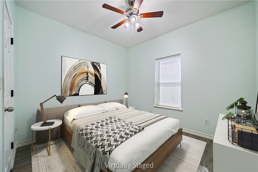 Welcome to this beautifully maintained 3-bedroom, 2-bath home - photo 31