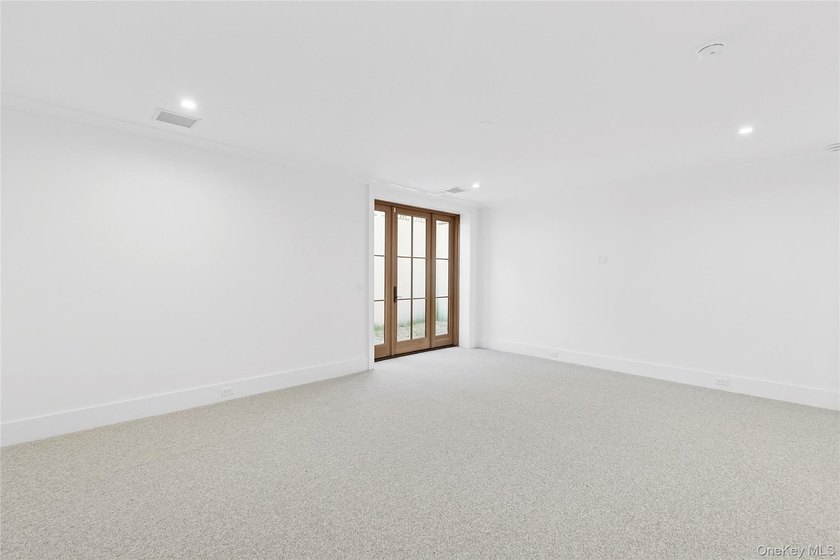 Newly constructed architectural showpiece in the heart of - photo 39