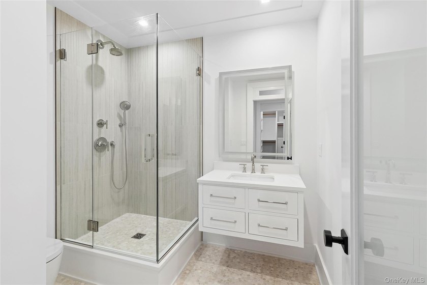 Newly constructed architectural showpiece in the heart of - photo 40