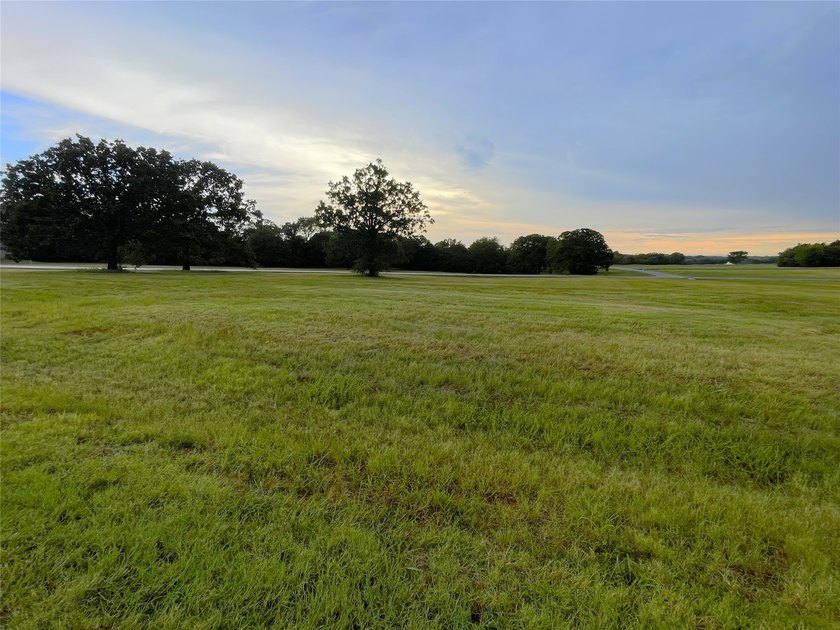 Centrally located in Rock Creek, Pasadera is one of the largest - photo 3