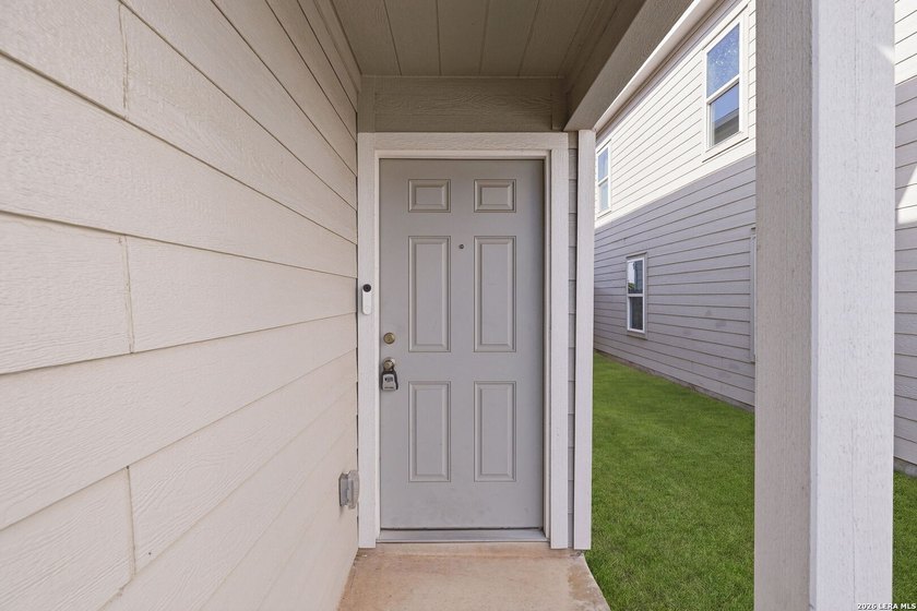 Why rent when you can own this beautifully built 2023 home in - photo 3