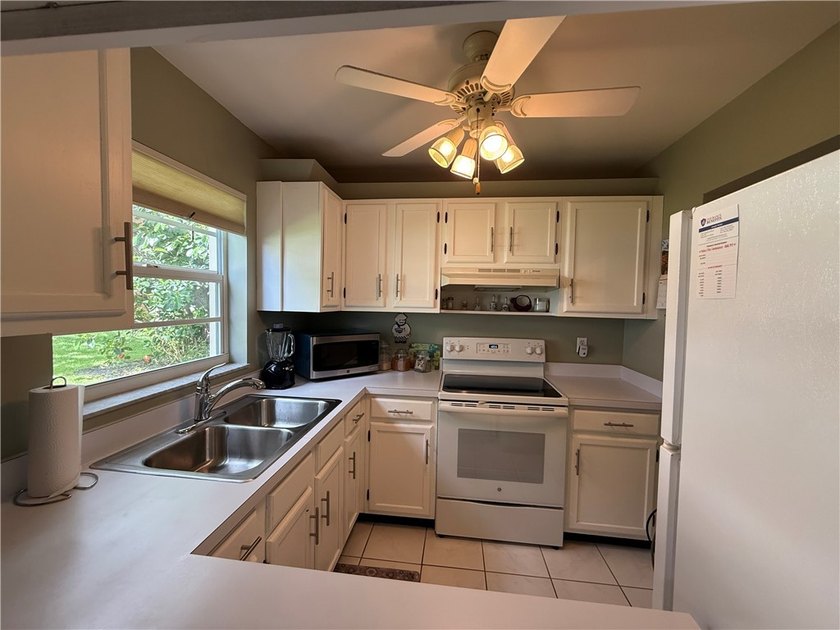 Active Vista Royale Condo 55+ senior community with 4 clubhouses - photo 8